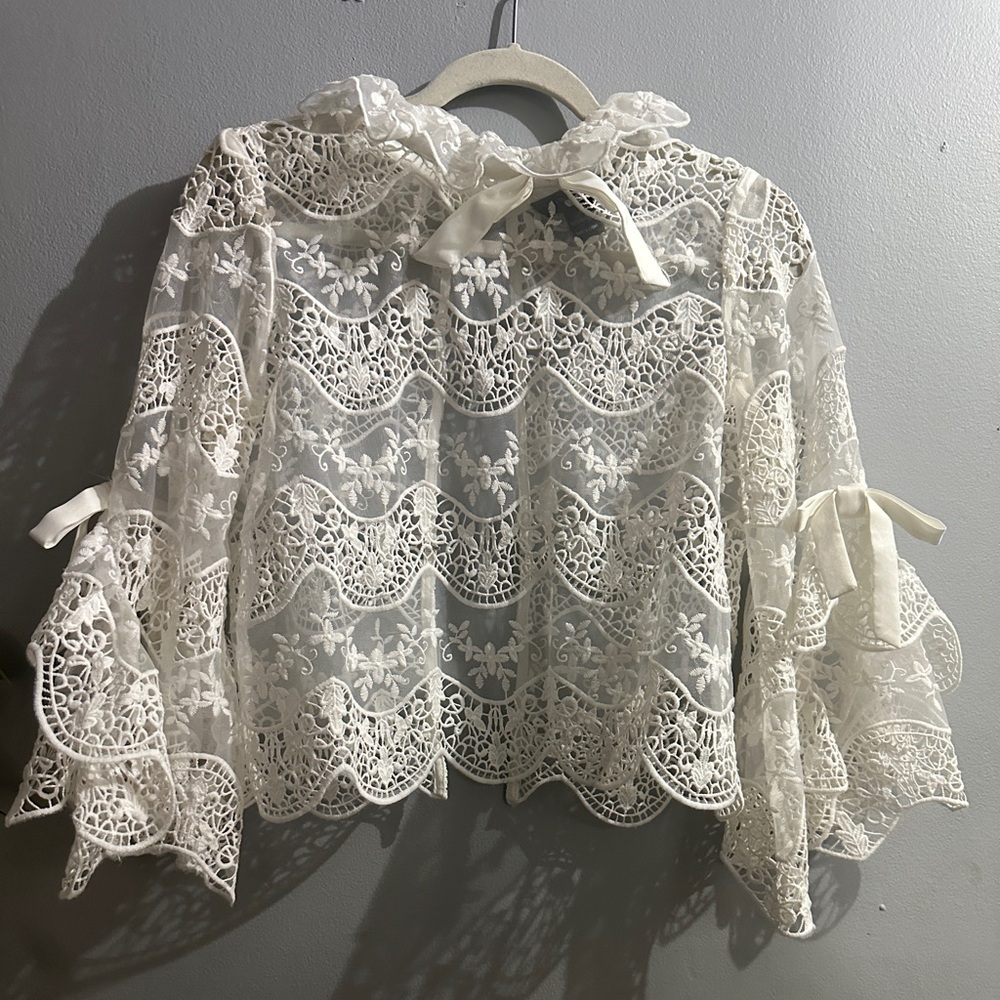 Elegant White Lace Women's Top